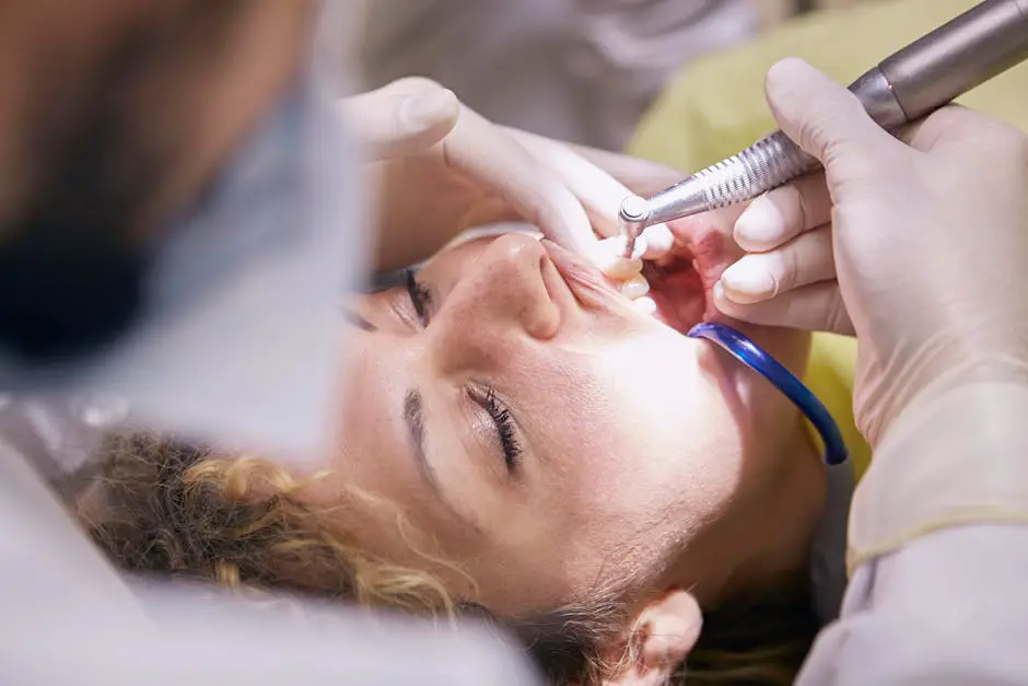 Dr. Lea Shapiro performing a minimally invasive dental procedure